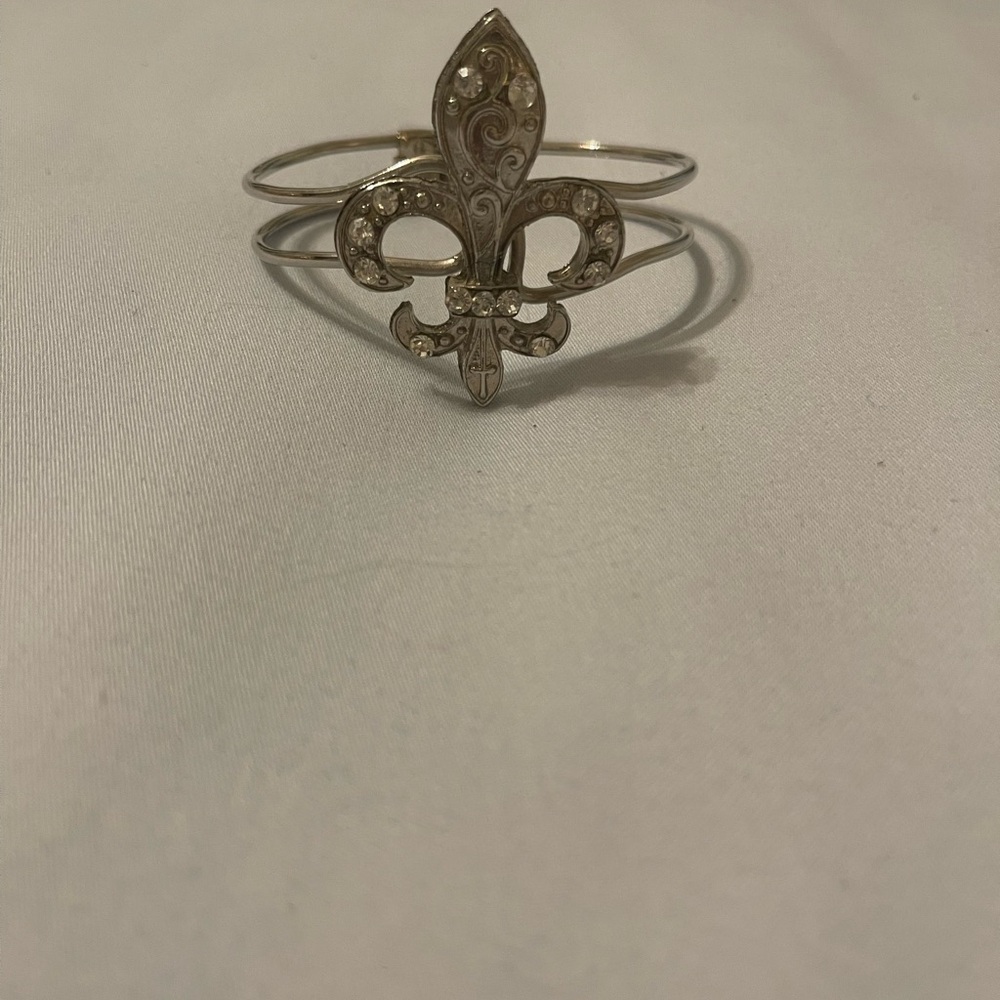 Fleur-de-Lis silver & crystal adjustable costume‎ Bracelet - Picture 3 of 3